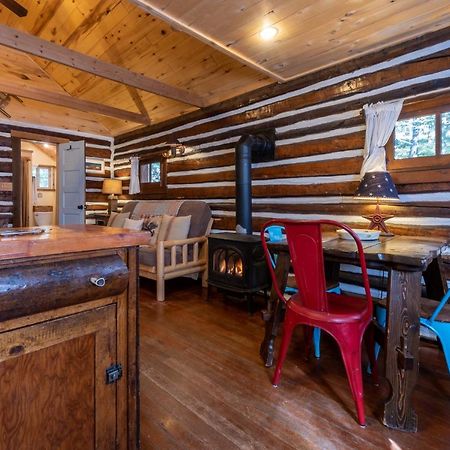 Pioneer Guest Cabins 마운트크레스티드부트 외부 사진