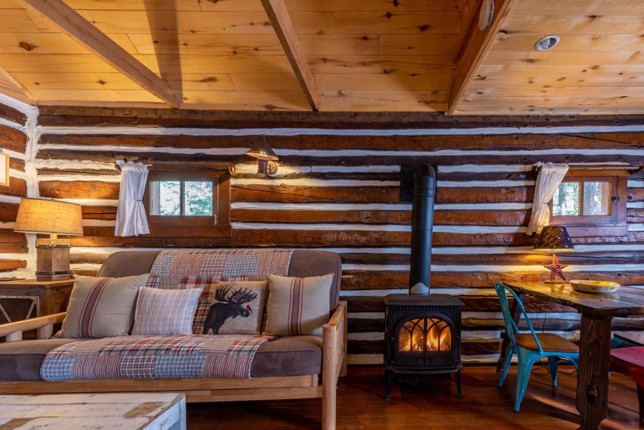 Pioneer Guest Cabins 마운트크레스티드부트 외부 사진