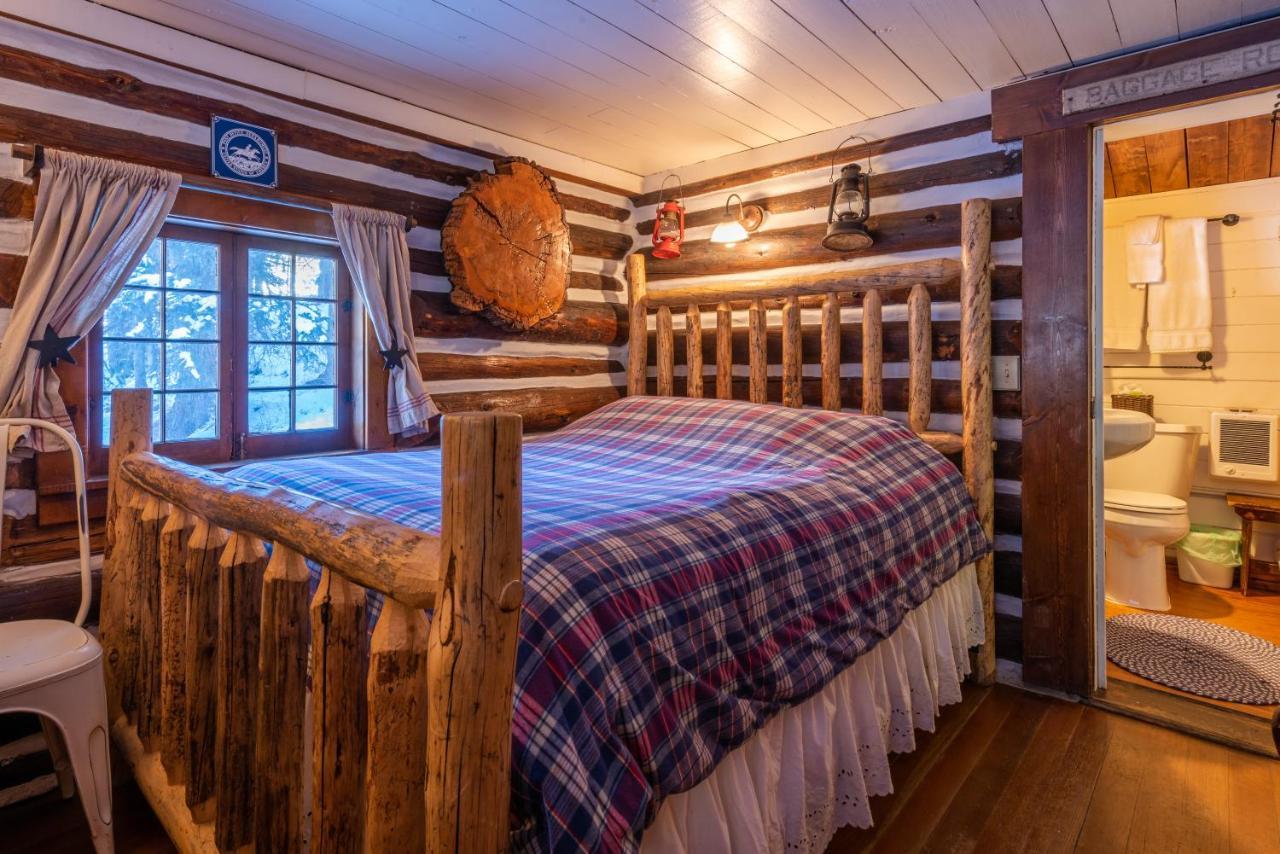 Pioneer Guest Cabins 마운트크레스티드부트 외부 사진
