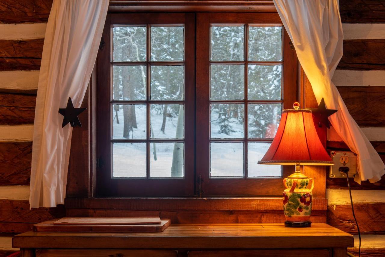 Pioneer Guest Cabins 마운트크레스티드부트 외부 사진