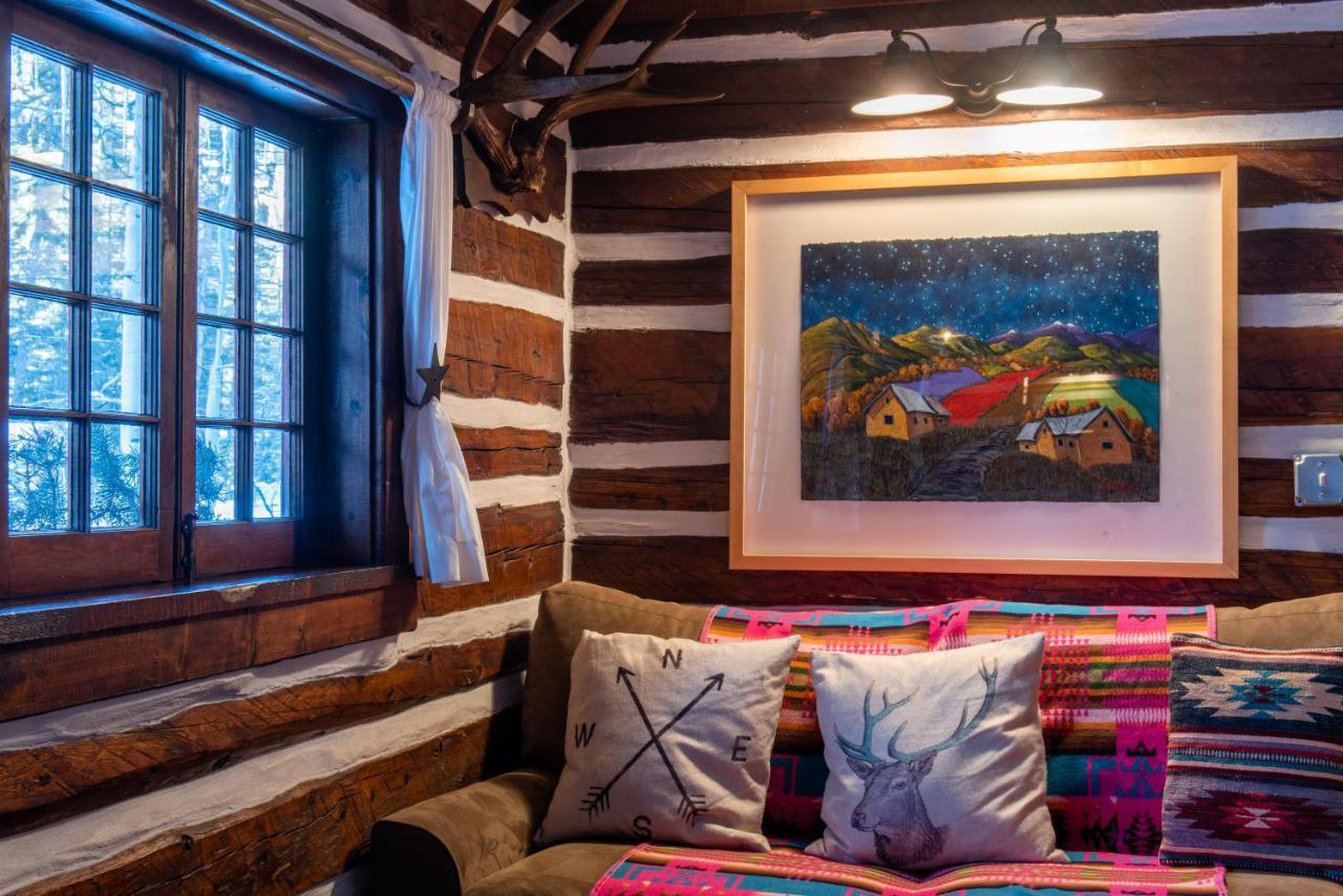 Pioneer Guest Cabins 마운트크레스티드부트 외부 사진