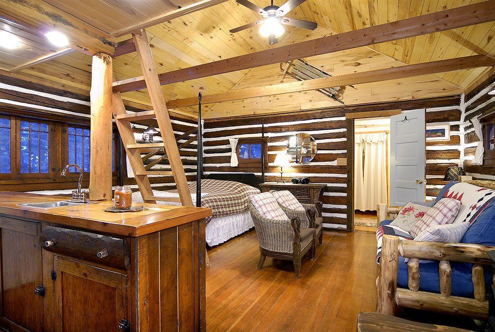 Pioneer Guest Cabins 마운트크레스티드부트 외부 사진