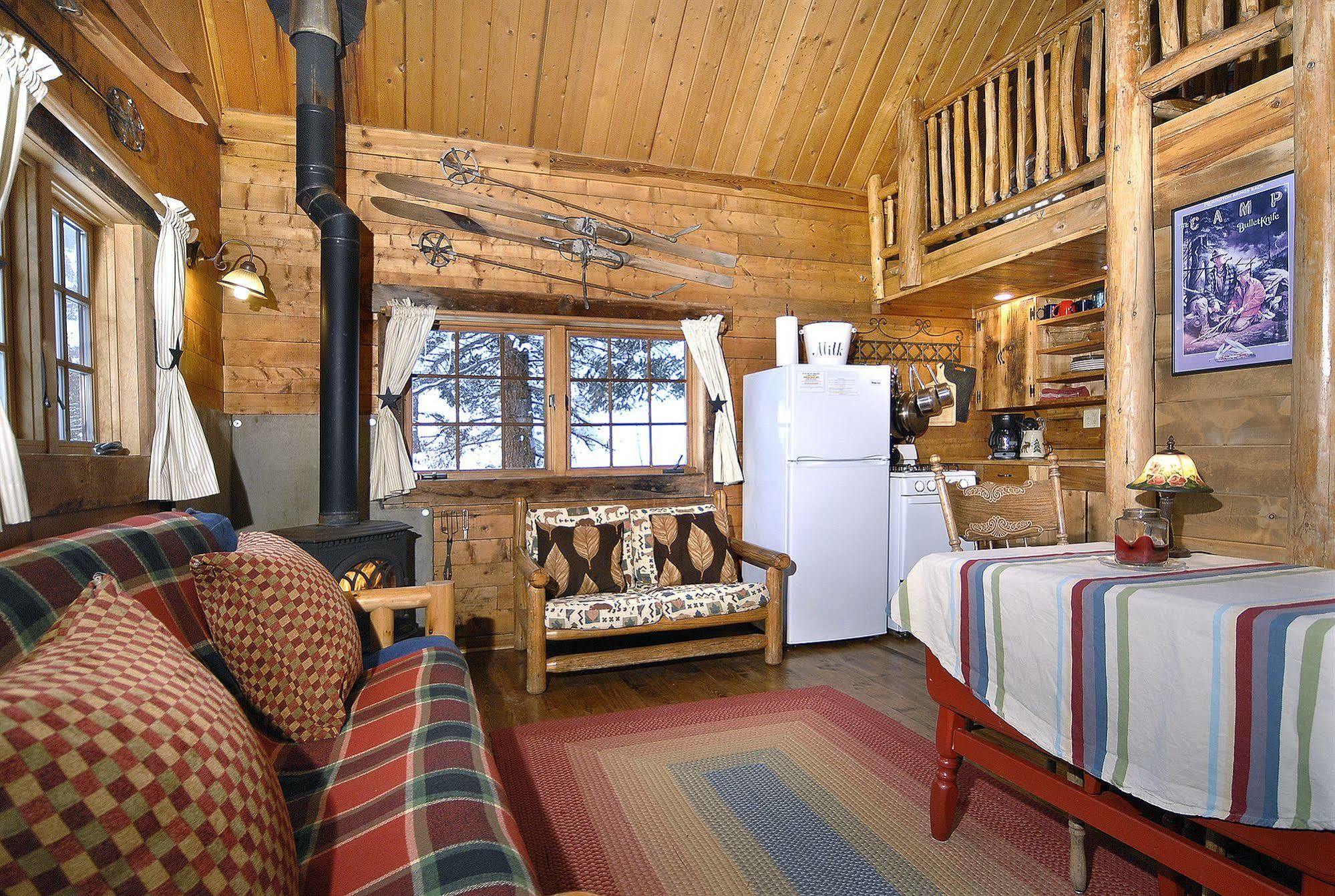 Pioneer Guest Cabins 마운트크레스티드부트 외부 사진