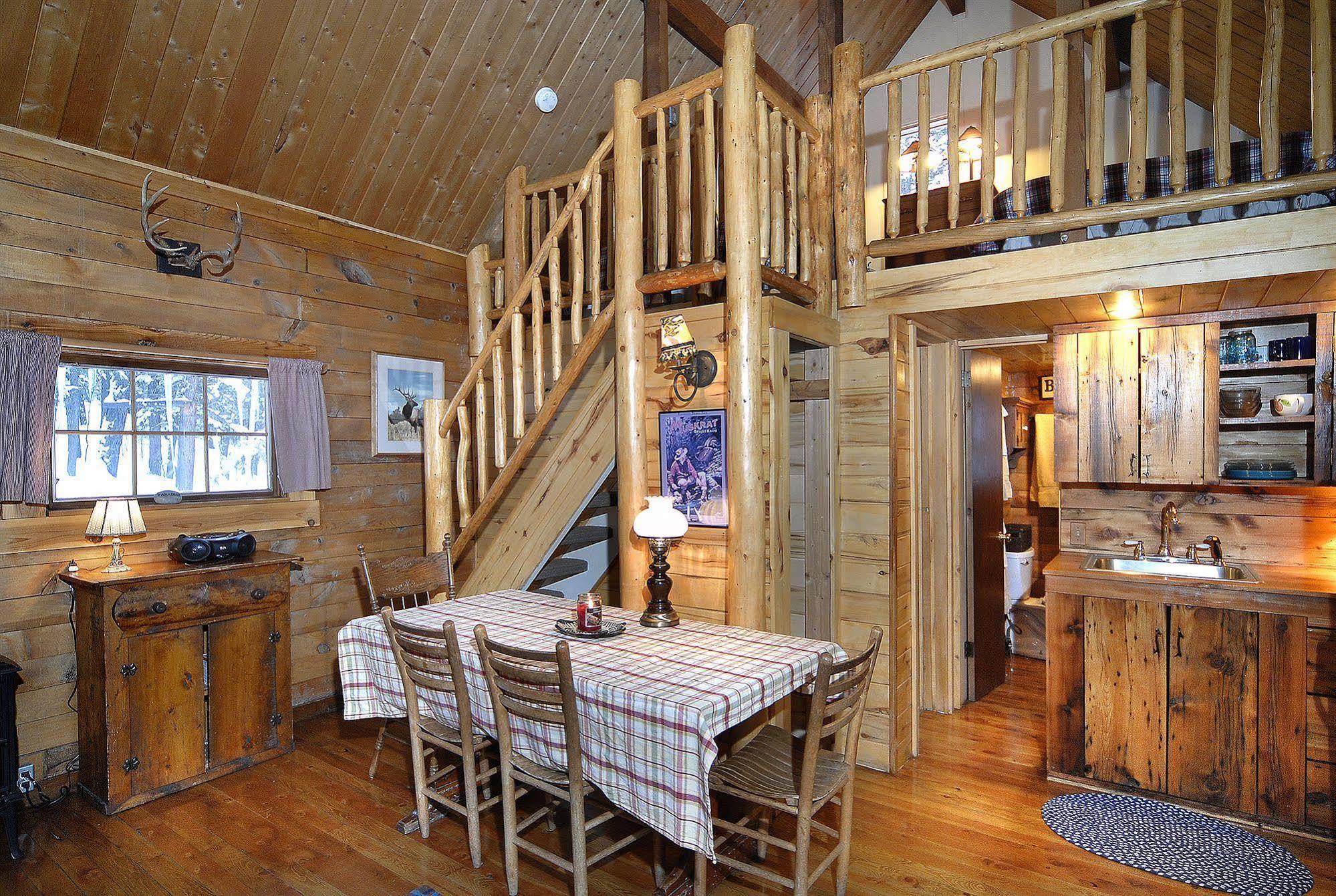 Pioneer Guest Cabins 마운트크레스티드부트 외부 사진