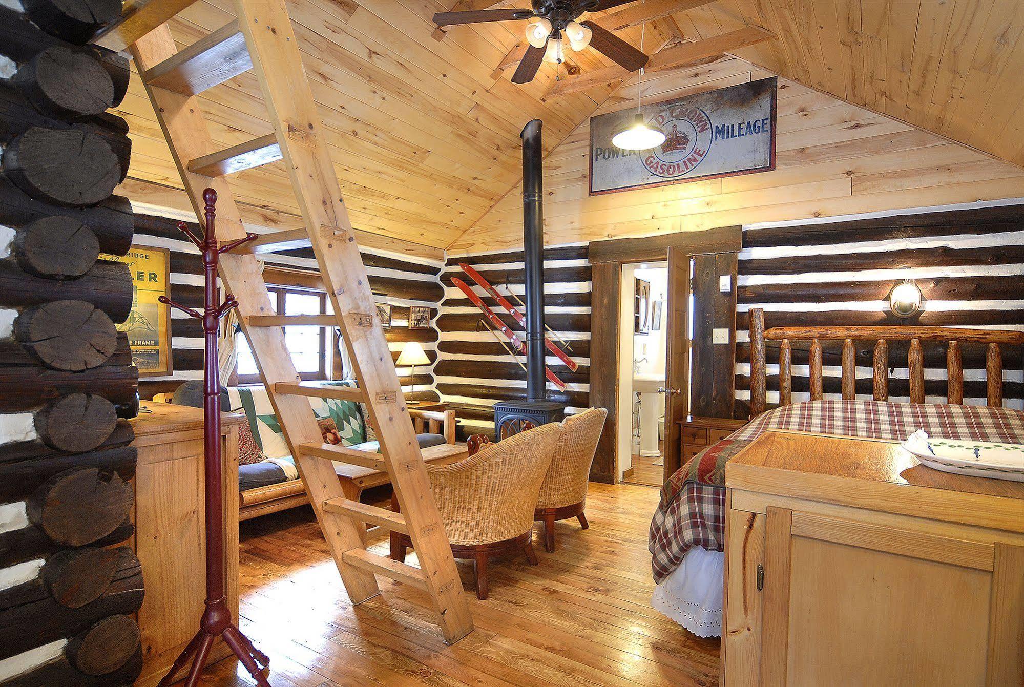 Pioneer Guest Cabins 마운트크레스티드부트 외부 사진