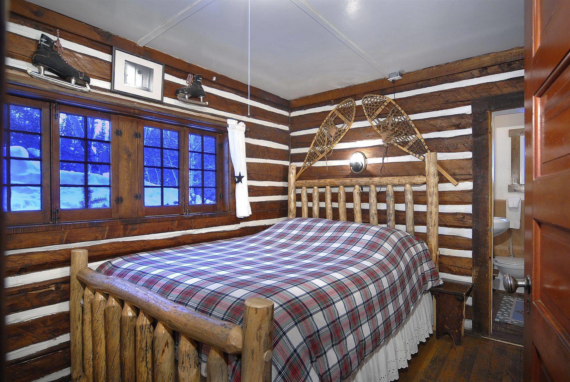 Pioneer Guest Cabins 마운트크레스티드부트 외부 사진