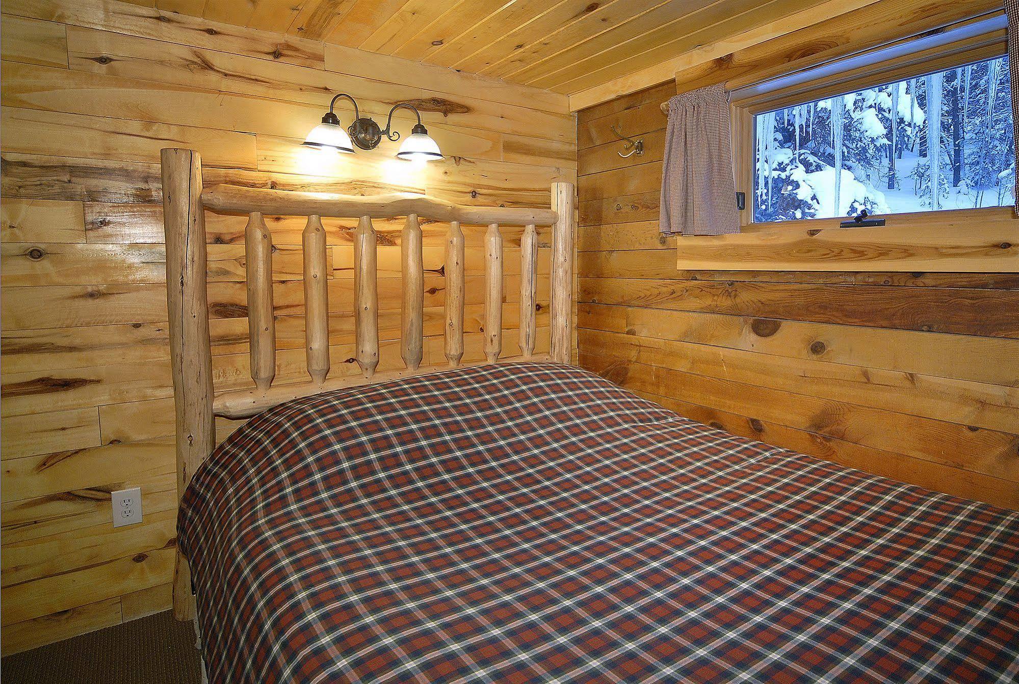 Pioneer Guest Cabins 마운트크레스티드부트 외부 사진