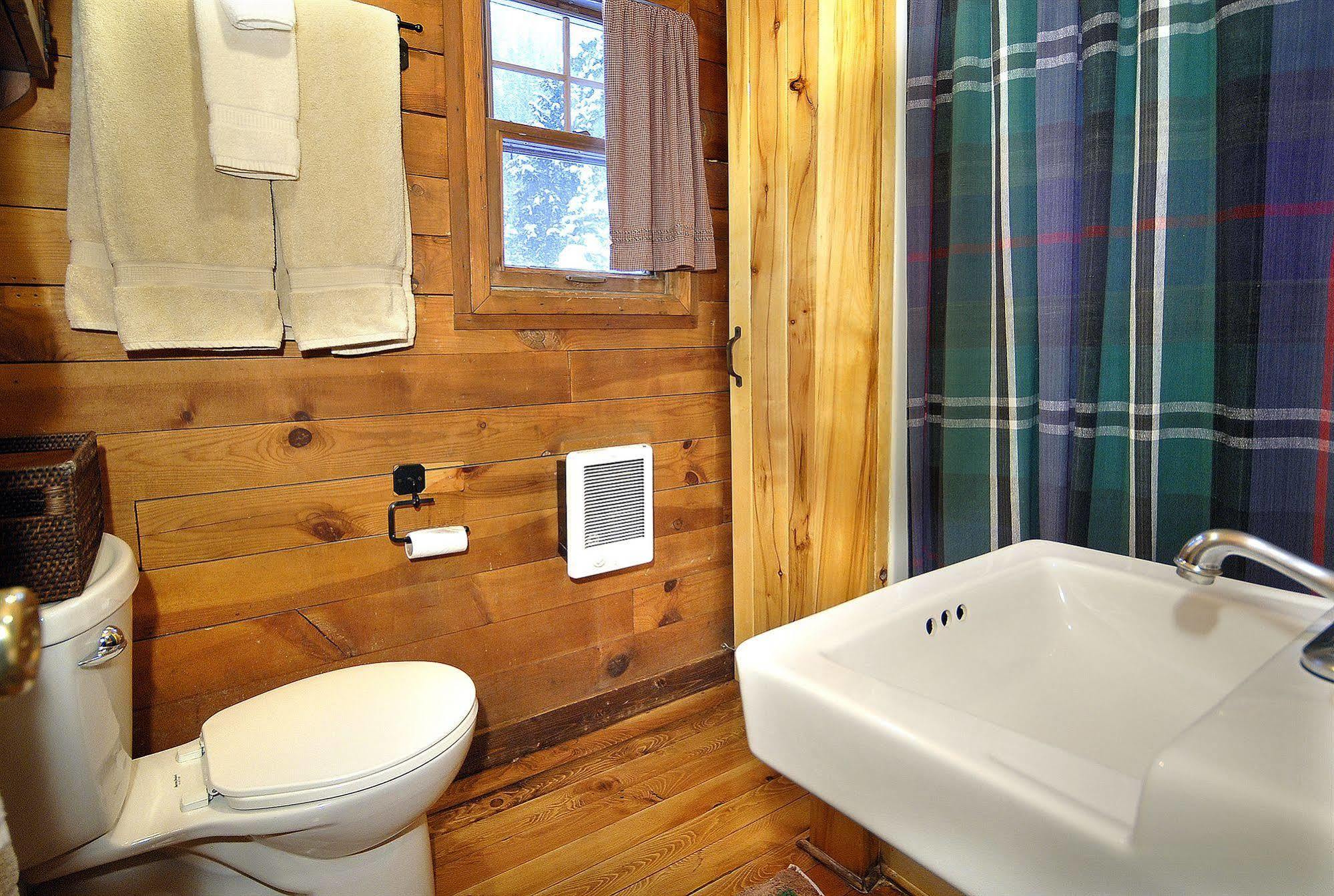 Pioneer Guest Cabins 마운트크레스티드부트 외부 사진